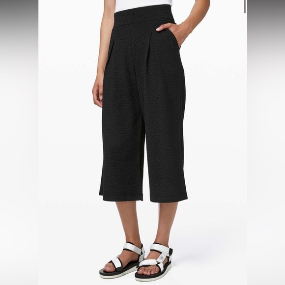 lululemon athletica Pants - Lululemon Can You Feel The Pleat Crop